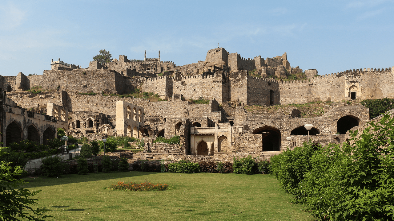 timings to visit golconda fort